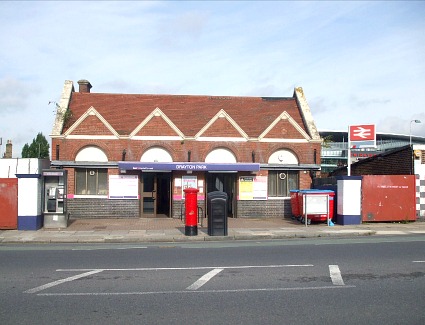 Drayton Park Train Station, London
